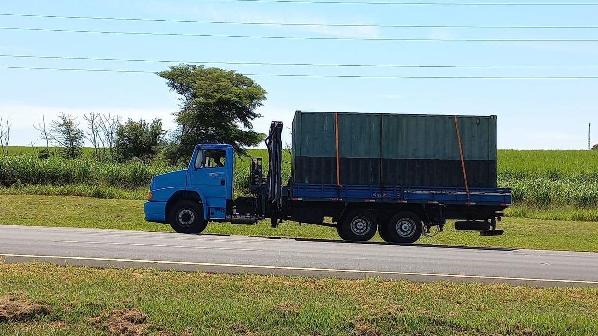 Operação combinada — içamento e logística